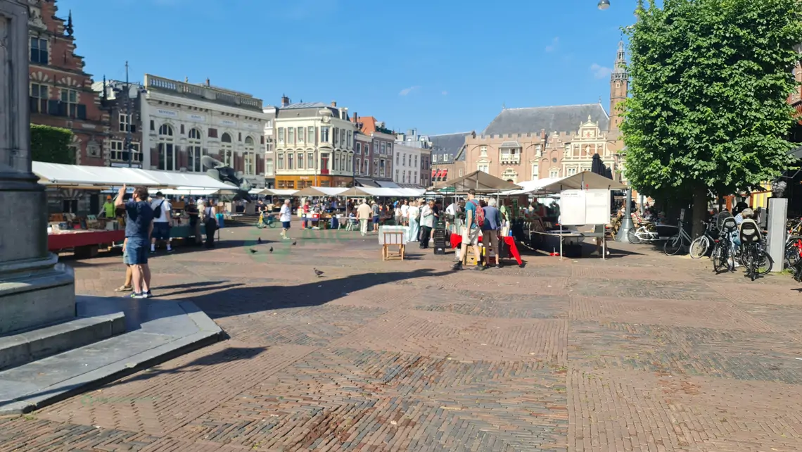 Boeken bij de Bavo, Grote Markt Haarlem
