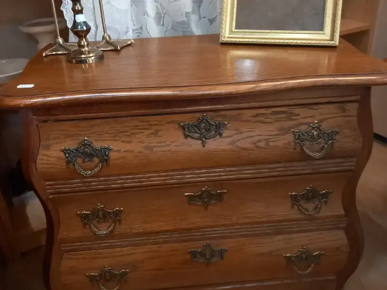 Kringwinkel Hebbes - Hendrik-Ido-Ambacht