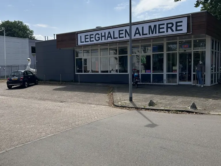 Leeghalen Almere