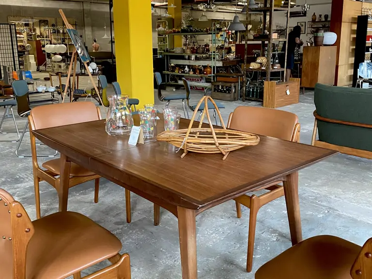 Megavet Vintage Stores - Den Haag