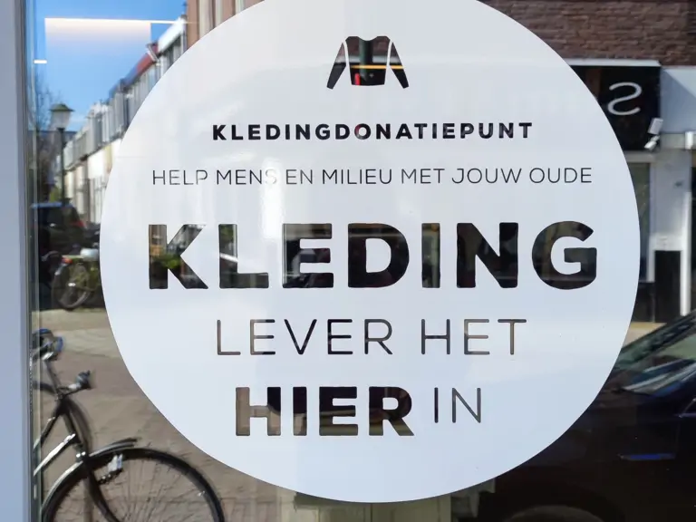 Kleding, Kringloopwinkel en Huiskamer - Schiedam