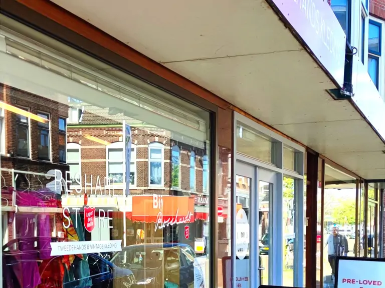 Kleding, Kringloopwinkel en Huiskamer - Schiedam