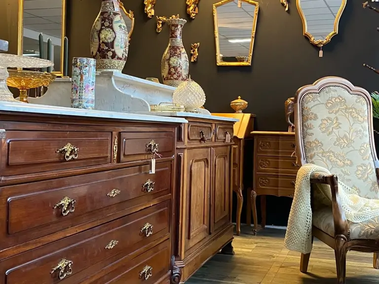 Flashback Furniture Vintage & Antique - Valkenswaard