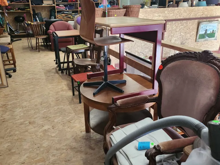 TeJou Kringloopwinkel en Dagbesteding - Bitgum