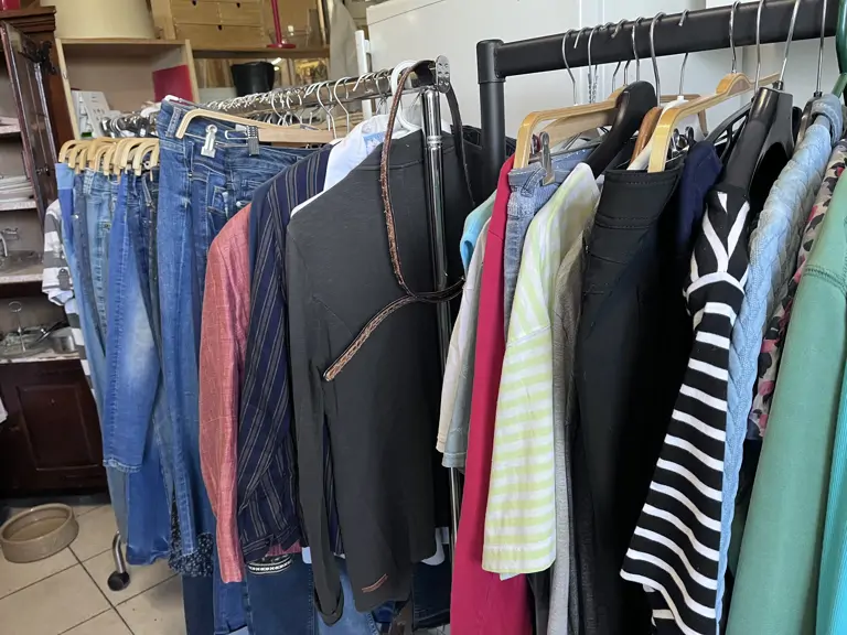 Vind Iets Retro Kringloopmarkt - Haarlem