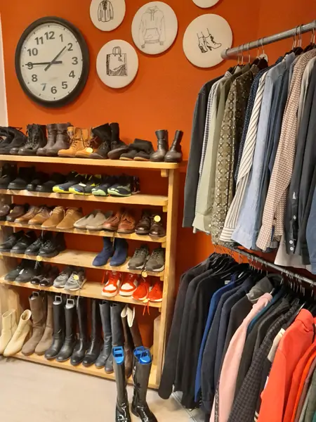 50/50 store