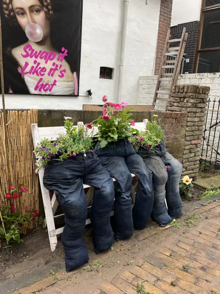 Bij Mevrouw de Vries