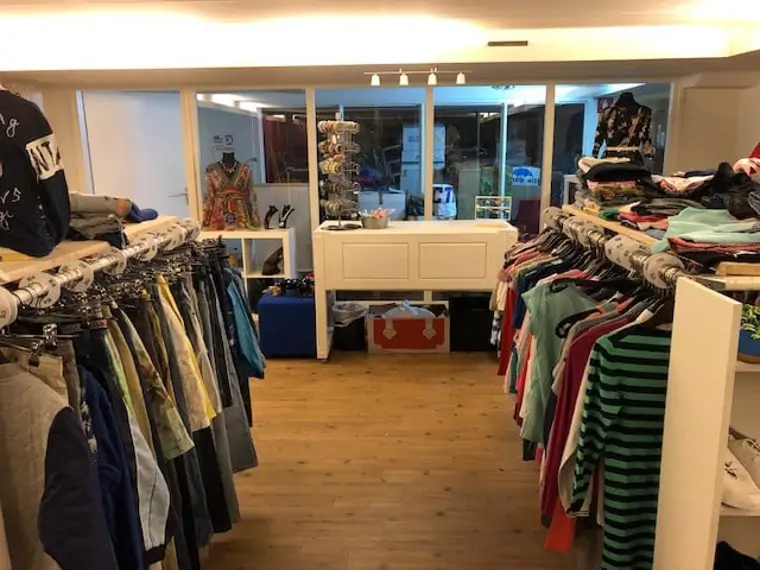 Speelgoed-& Kledingbank Almelo