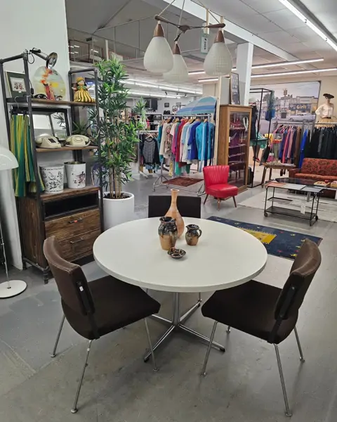Kringloop Vintage & More - Leiden (10/22)