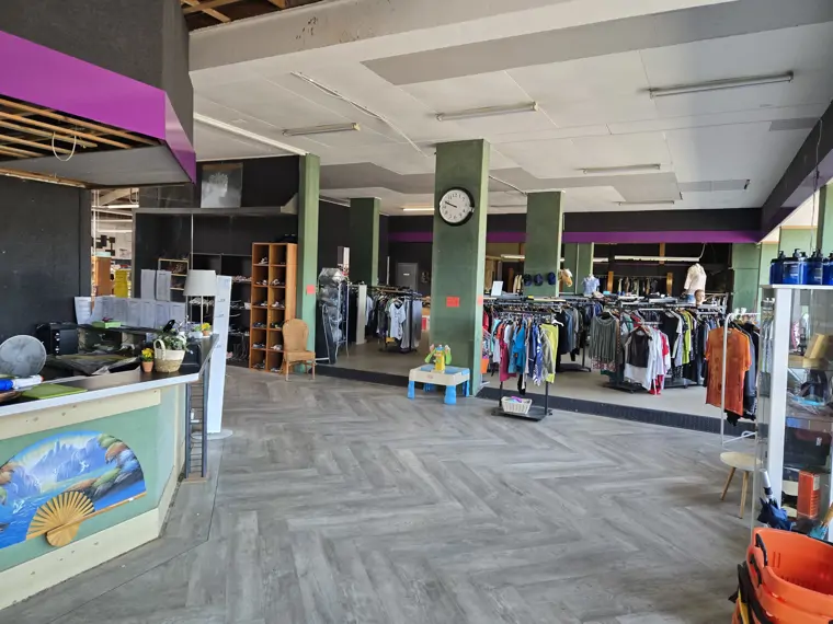 Kringloopwinkel Bergen op Zoom (14/24)
