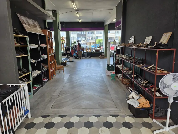Kringloopwinkel Bergen op Zoom (21/24)