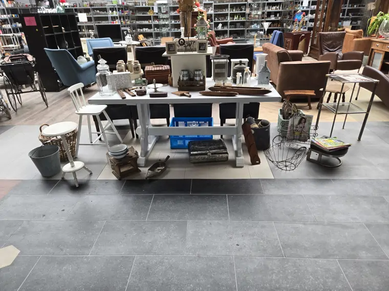 Kringloopwinkel Bergen op Zoom (18/24)