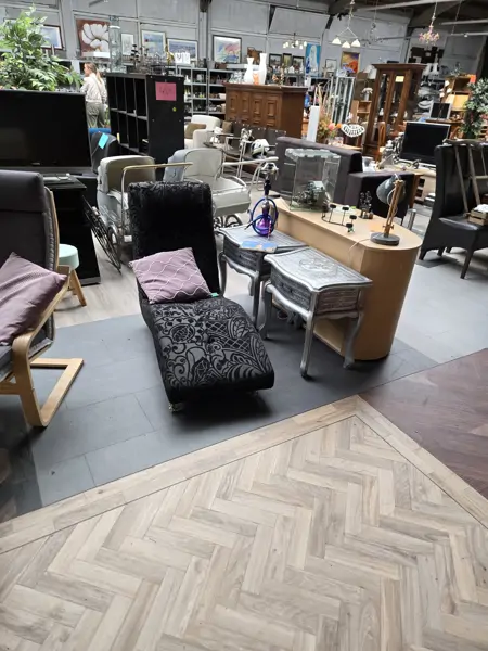Kringloopwinkel Bergen op Zoom (22/24)