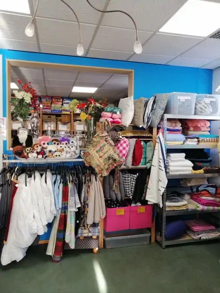 Kringloopwinkel Boskoop (6/15)