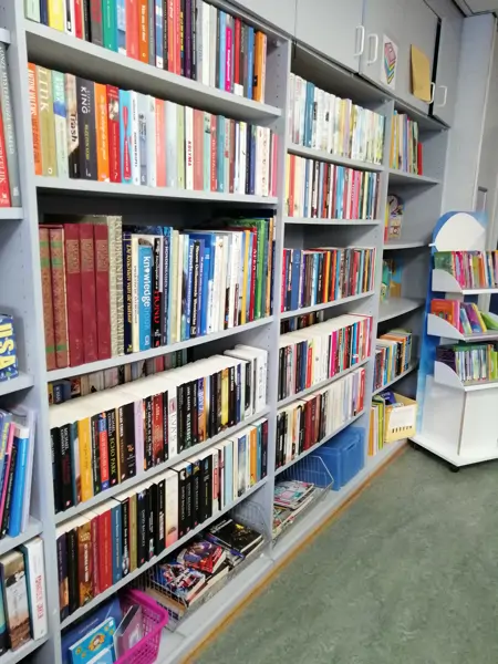 Kringloopwinkel Boskoop (13/15)