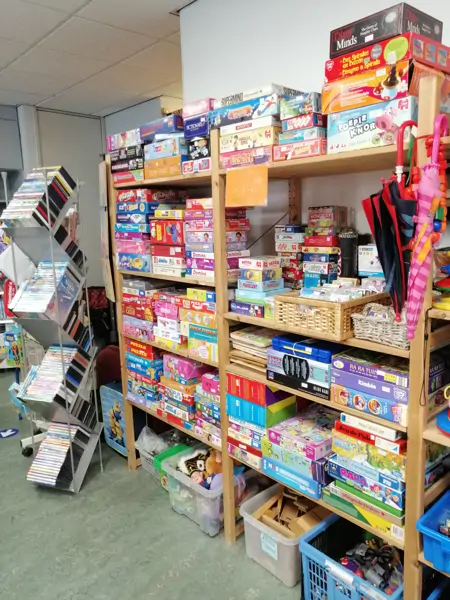 Kringloopwinkel Boskoop (9/15)