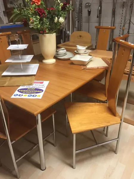 Kringloopwinkel De Hofstad - Apeldoorn (7/18)
