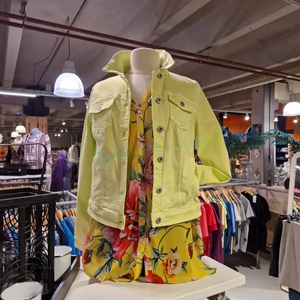 Kringloopwinkel De WAAR - Emmen (12/15)