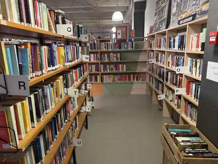 Kringloopwinkel De WAAR - Emmen (9/15)