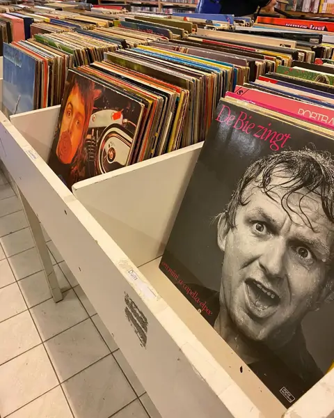 Kringloopwinkel De Waarde - Utrecht (4/5)