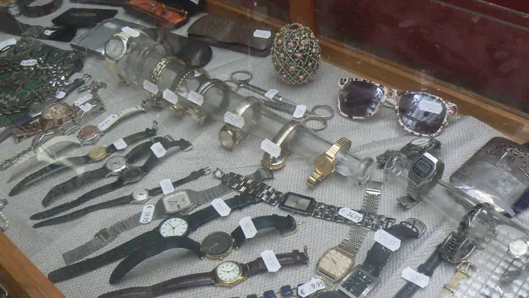 Kringloopwinkel In&Uit Arnhem (6/9)