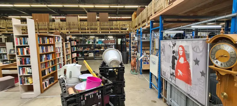 Kringloopwinkel Leiderdorp (2/24)
