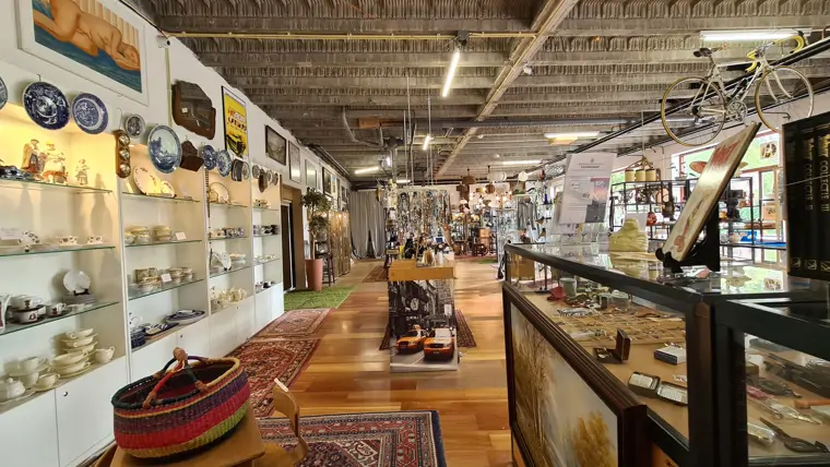Kringloopwinkel Leiderdorp (17/24)
