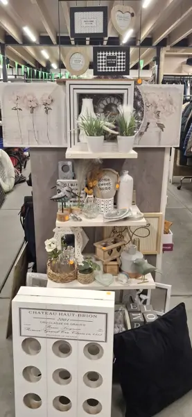Kringloopwinkel OverThollig