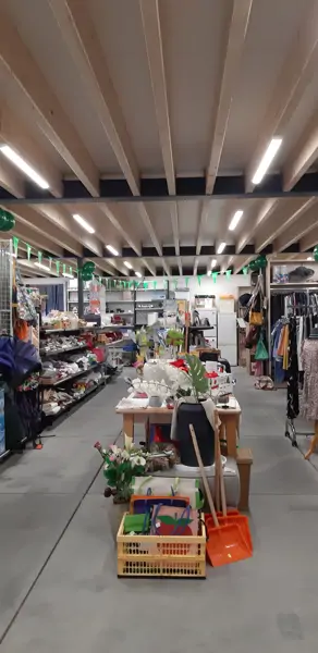 Kringloopwinkel OverThollig - Tholen (6/8)