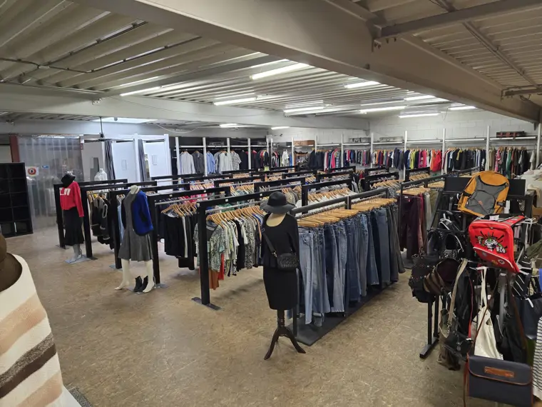 Kringloopwinkel Re-Use - Oisterwijk (2/24)