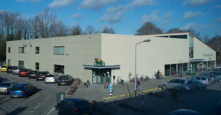 Kringloopwinkel Steenwijk - Tuk (2/2)