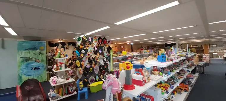 Kringloopwinkel Vollenhove (4/5)