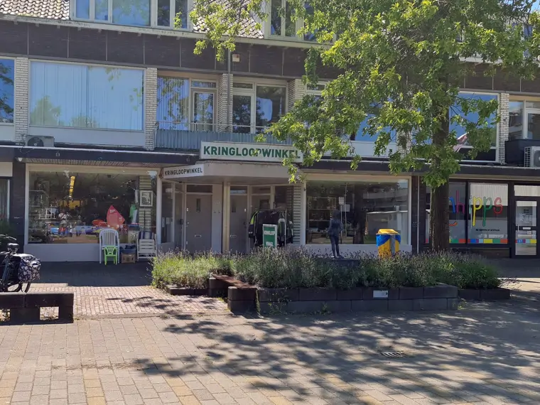 Kringloopwinkel Waddinxveen (2/2)
