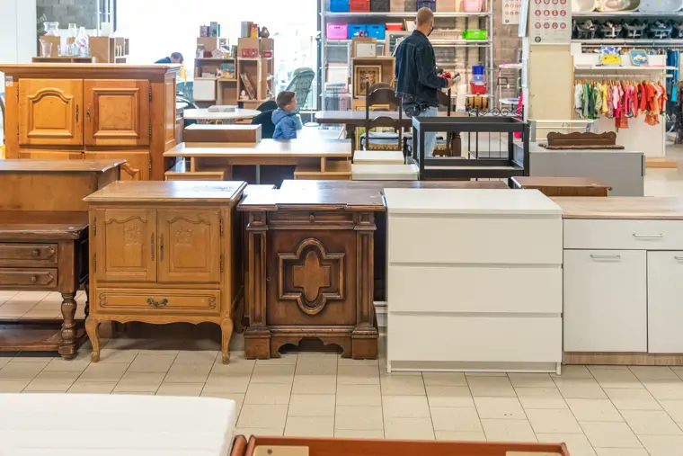 Kringwinkel Schoten (8/9)