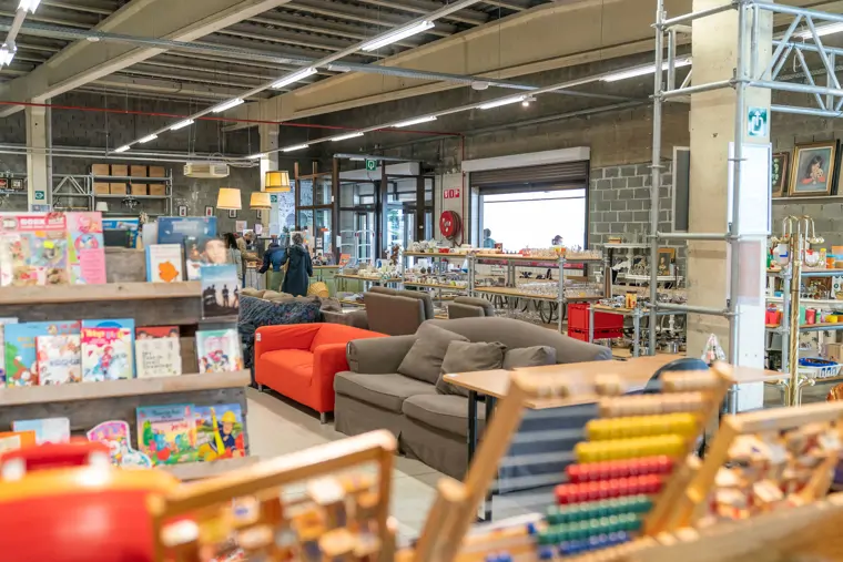 Kringwinkel Schoten (7/9)