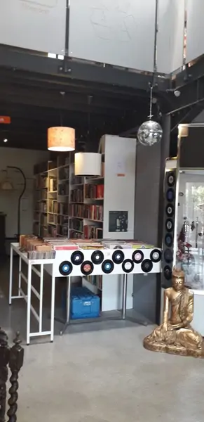 Kringwinkel Bree (2/3)