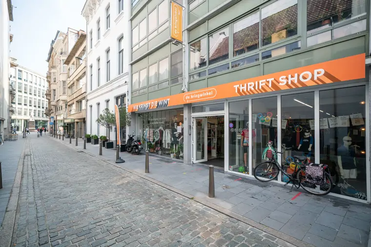 Kringwinkel Meir - Antwerpen (10/11) Kringwinkel Meir - Antwerpen (10/11)