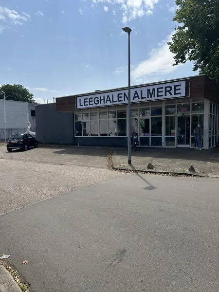 Leeghalen Almere