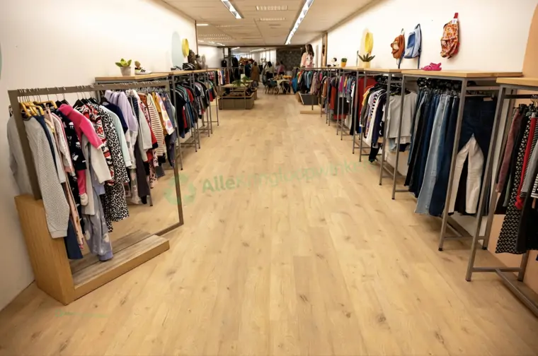 Life Changing Kledingbank Assen (3/4)
