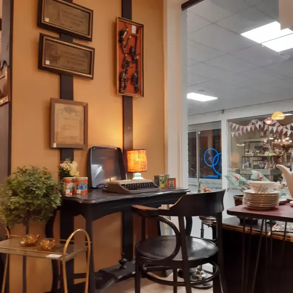 Lou-Lou vintage & art - Beveren (3/4)