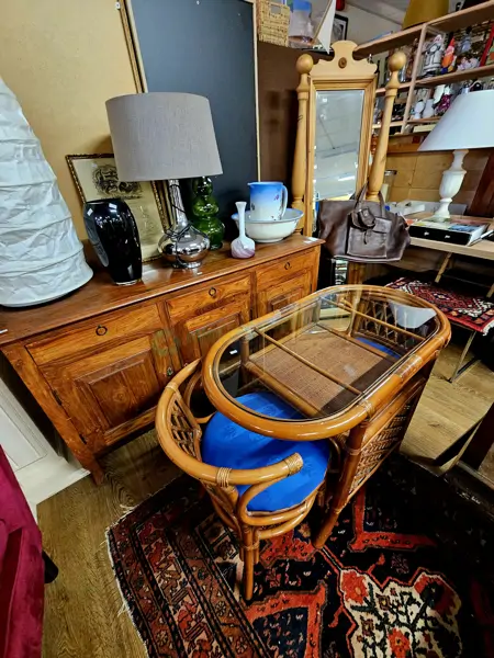 Kringloopwinkel Re-usable
