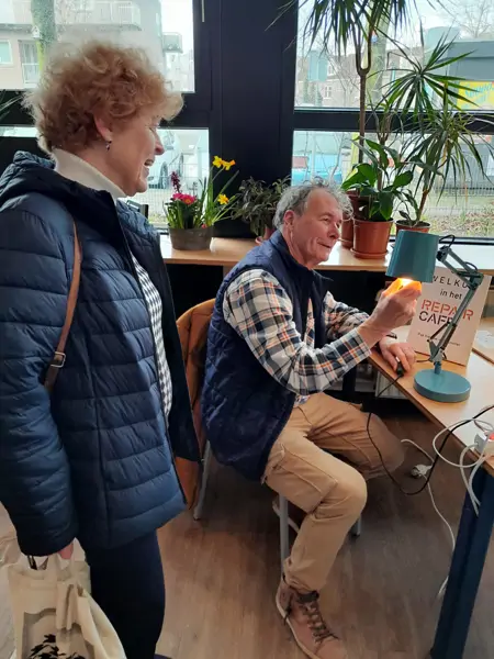 Repair Café De Meeuw - Amsterdam (2/5)