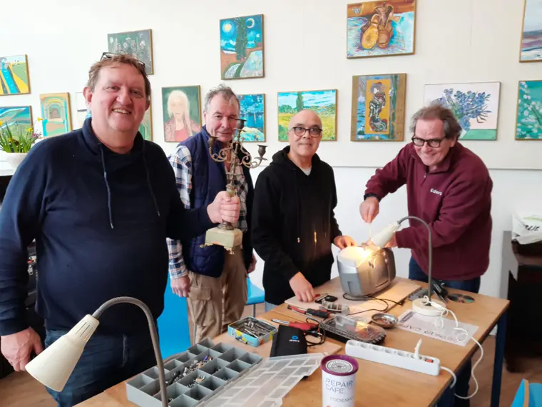 Repair Café De Meeuw - Amsterdam (1/5)