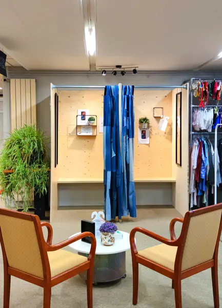 Kleding, Kringloopwinkel en Huiskamer - Schiedam (7/15) Kleding, Kringloopwinkel en Huiskamer - Schiedam (7/15)
