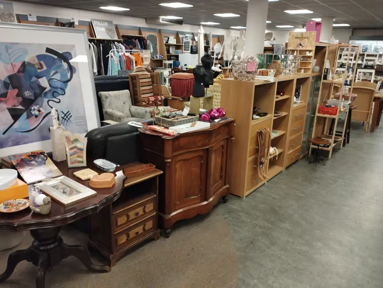 Secondhandshop Best (12/22)