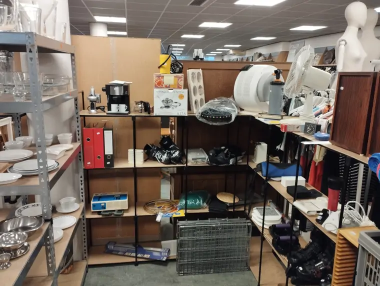 Secondhandshop Best (3/22)