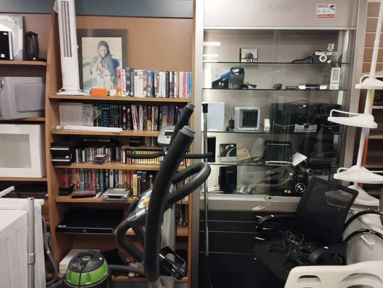 Secondhandshop Best (4/22)