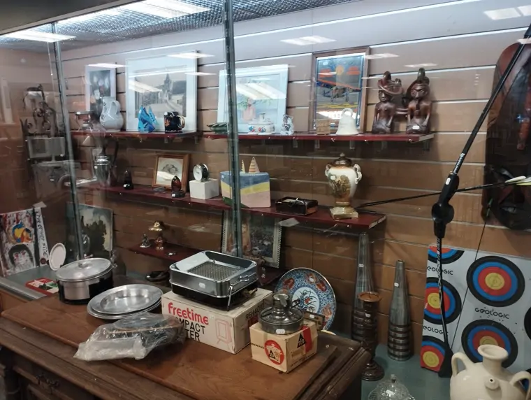 Secondhandshop Best (10/22)
