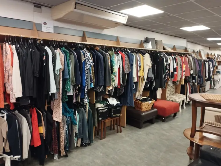 Secondhandshop Best (8/22)