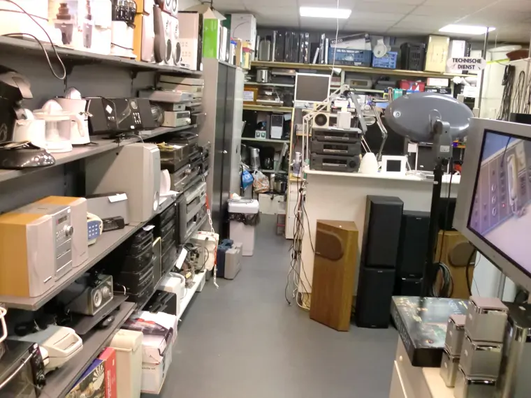 Stichting Kringloop Herenstraat 63 - Voorhout (19/21)
